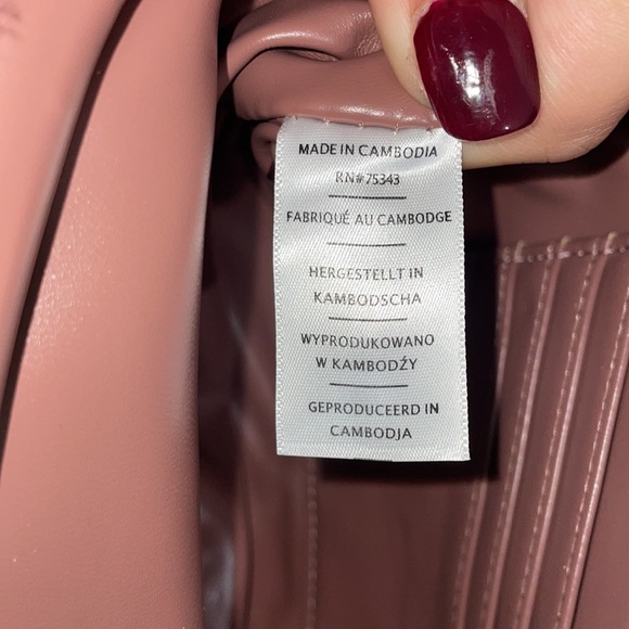 💕Isaac Mizrahi Crossbody Bag💕 - Picture 8 of 8